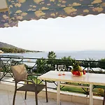 Galazia Akti Apartment