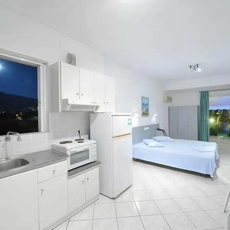 Galazia Akti Ayios Nikolaos