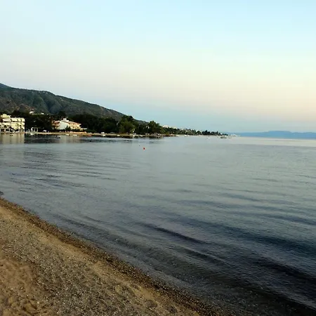 Galazia Akti Apartment