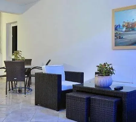 Galazia Akti Apartment *