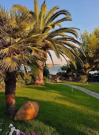 Galazia Akti * Agios Nikolaos (Evia)