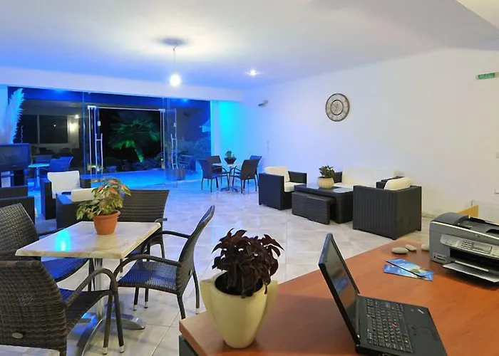 Galazia Akti Apartment