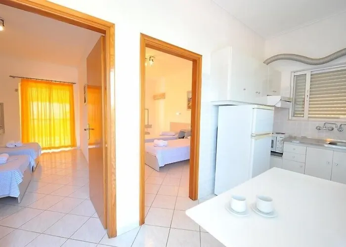 Galazia Akti Apartment