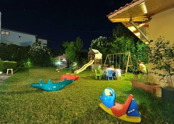 Galazia Akti Apartment